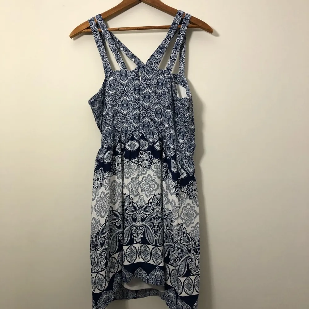 Monteau blue & white patterned sleeveless dress - Image 7