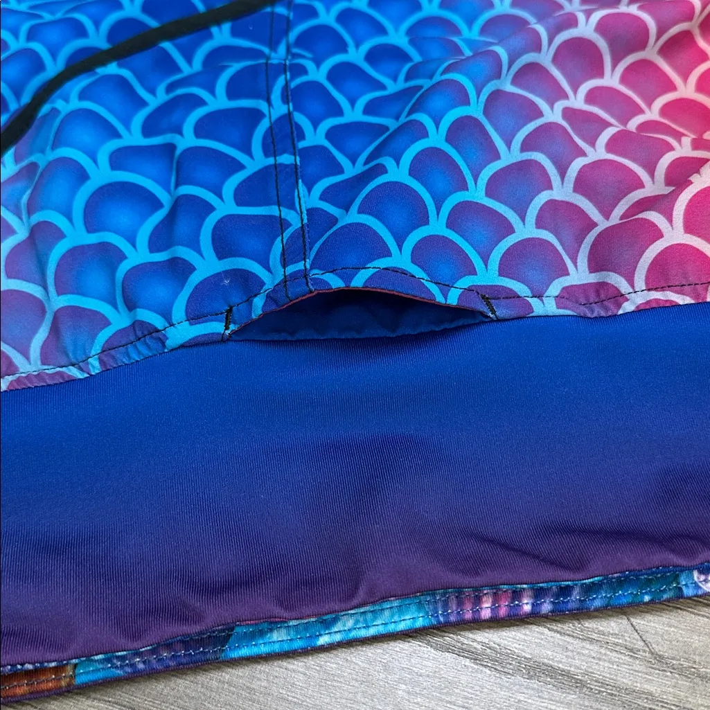 INKnBURN Mermaid Scale Performance Lined Running Shorts Blue Red Size Medium - Image 6