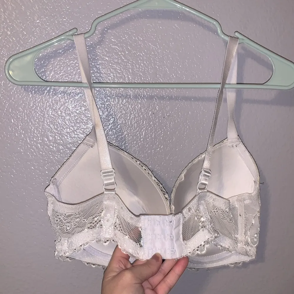 Rene Rofe White Lace Floral Push Up Bra 36D Size undefined - Image 4