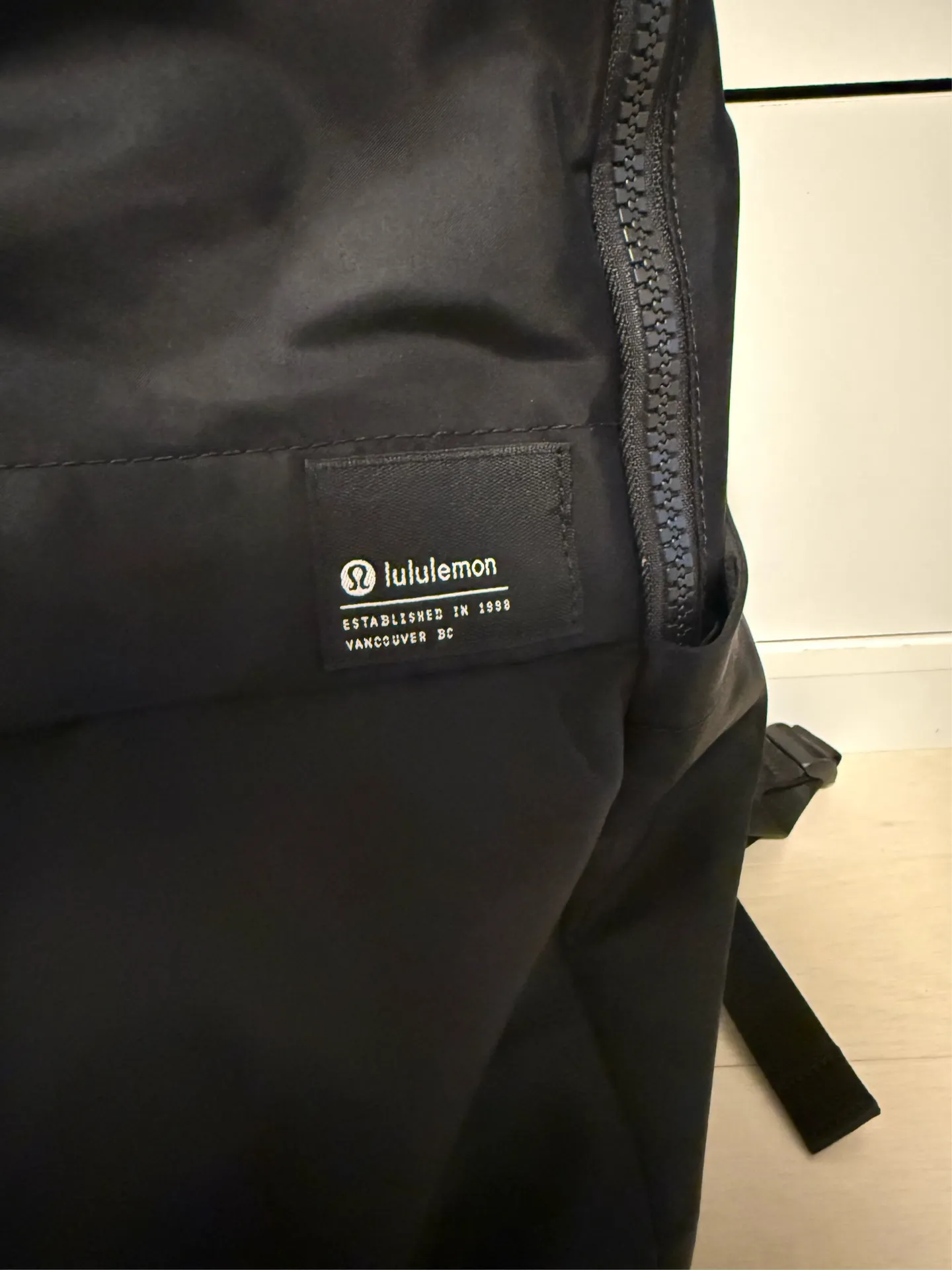 Lululemon Everywhere Backpack 2.0 23L - Image 2