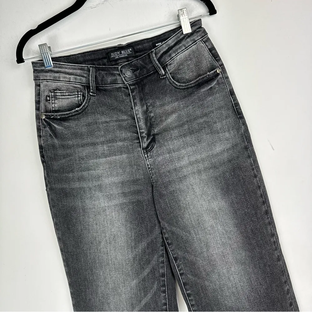 Judy Blue Wide Leg Crop Jeans Sz 28 High Rise Raw Hem Black Grey Wash - Image 7