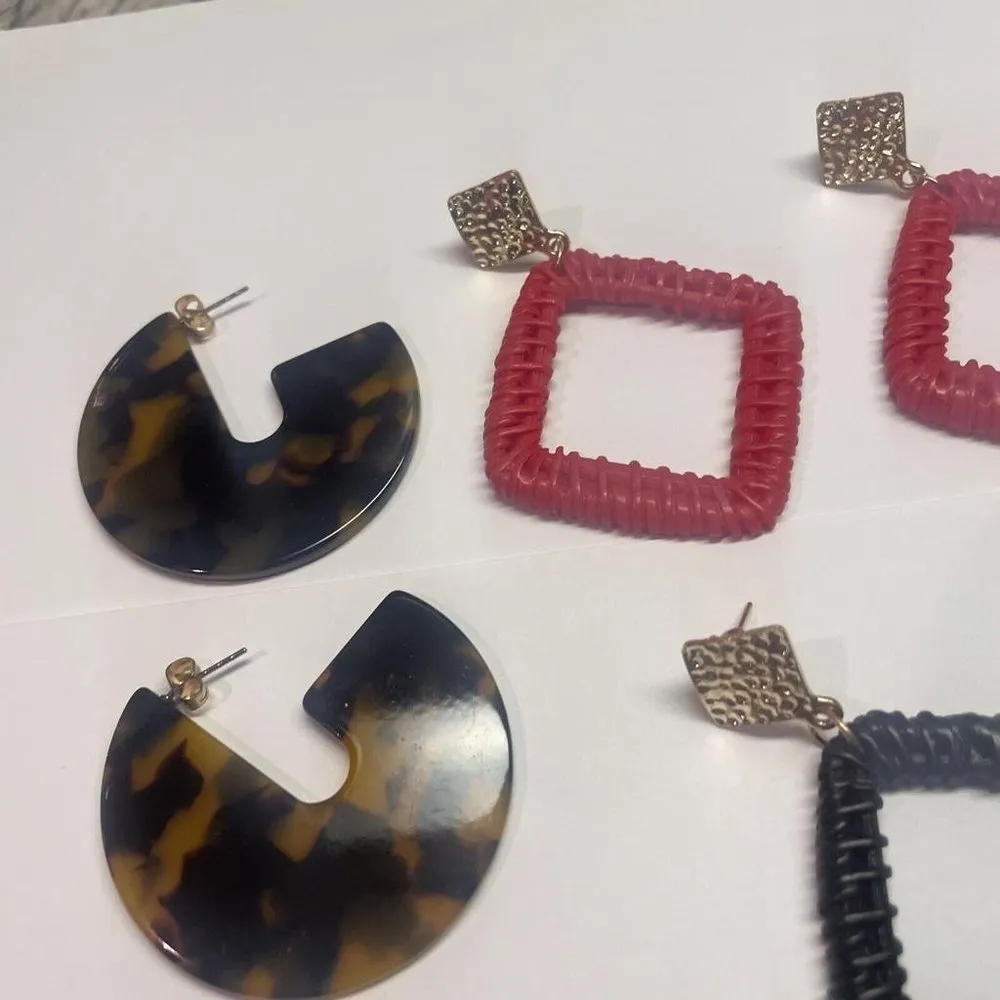 Lot Of 5 Costume Jewelry Pierced Earrings Dangle / Hoop - Image 7