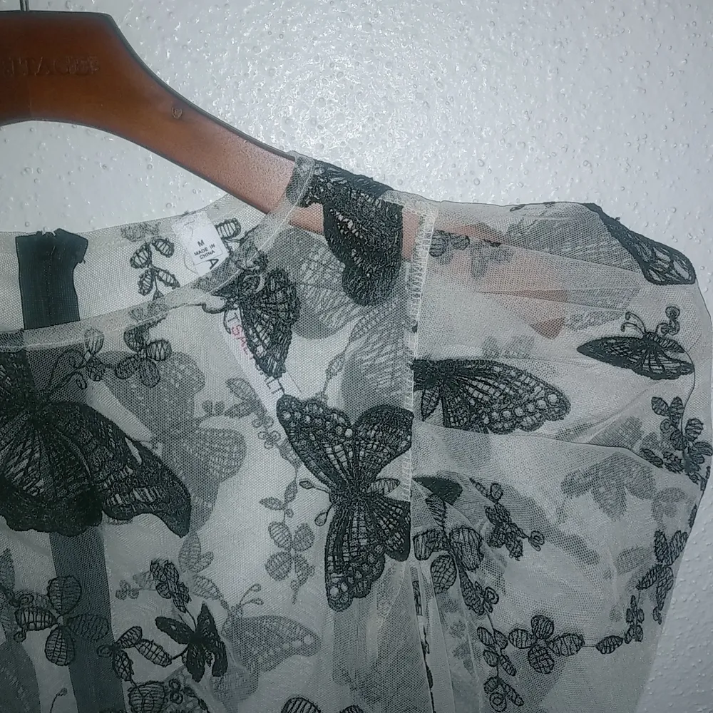 Salt M Butterfly Net Applique Puff Sleeve Crop Top Black Size M - Image 11