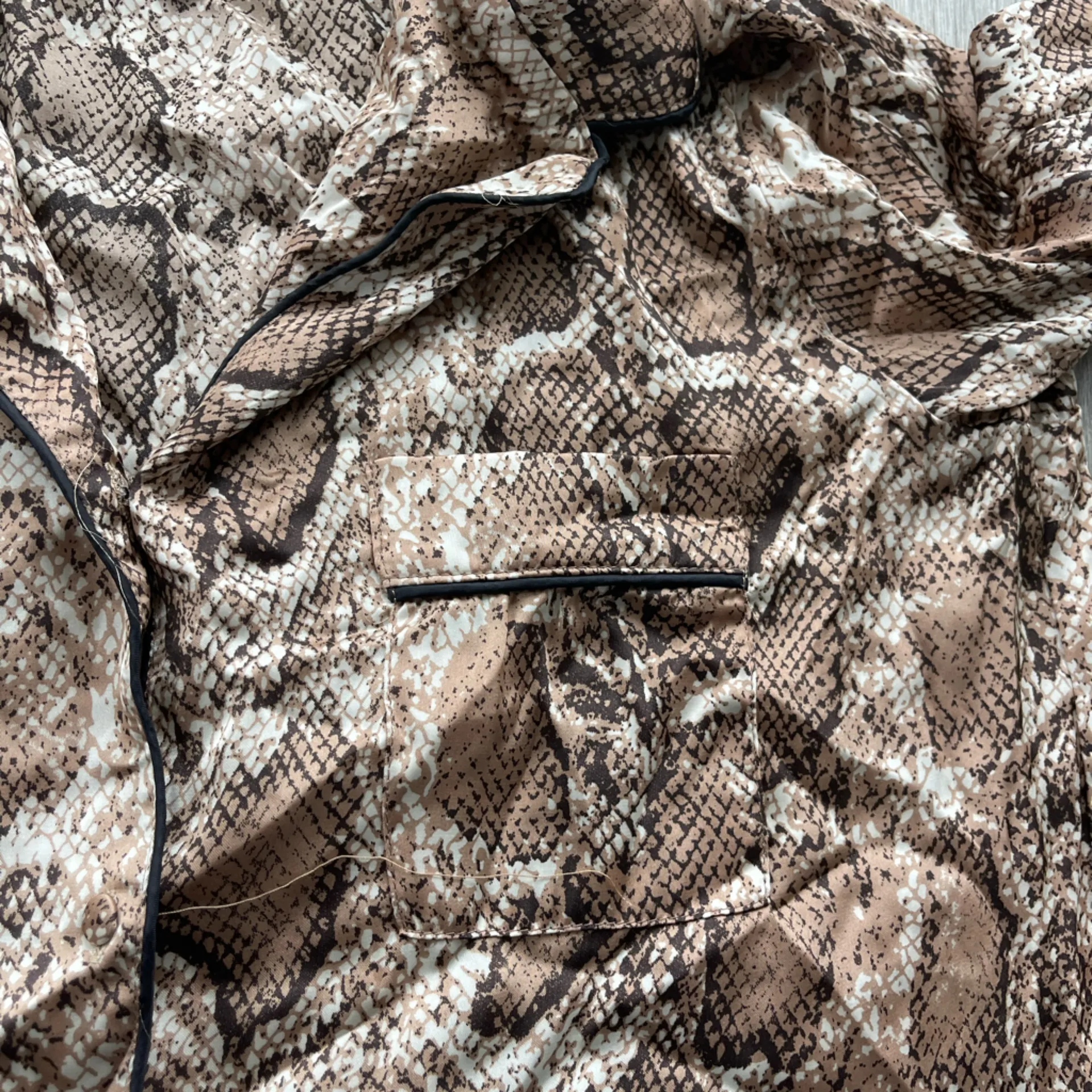 NWOT MISSGUIDED SATIN SNAKE PRINT PAJAMA US4 - Image 7