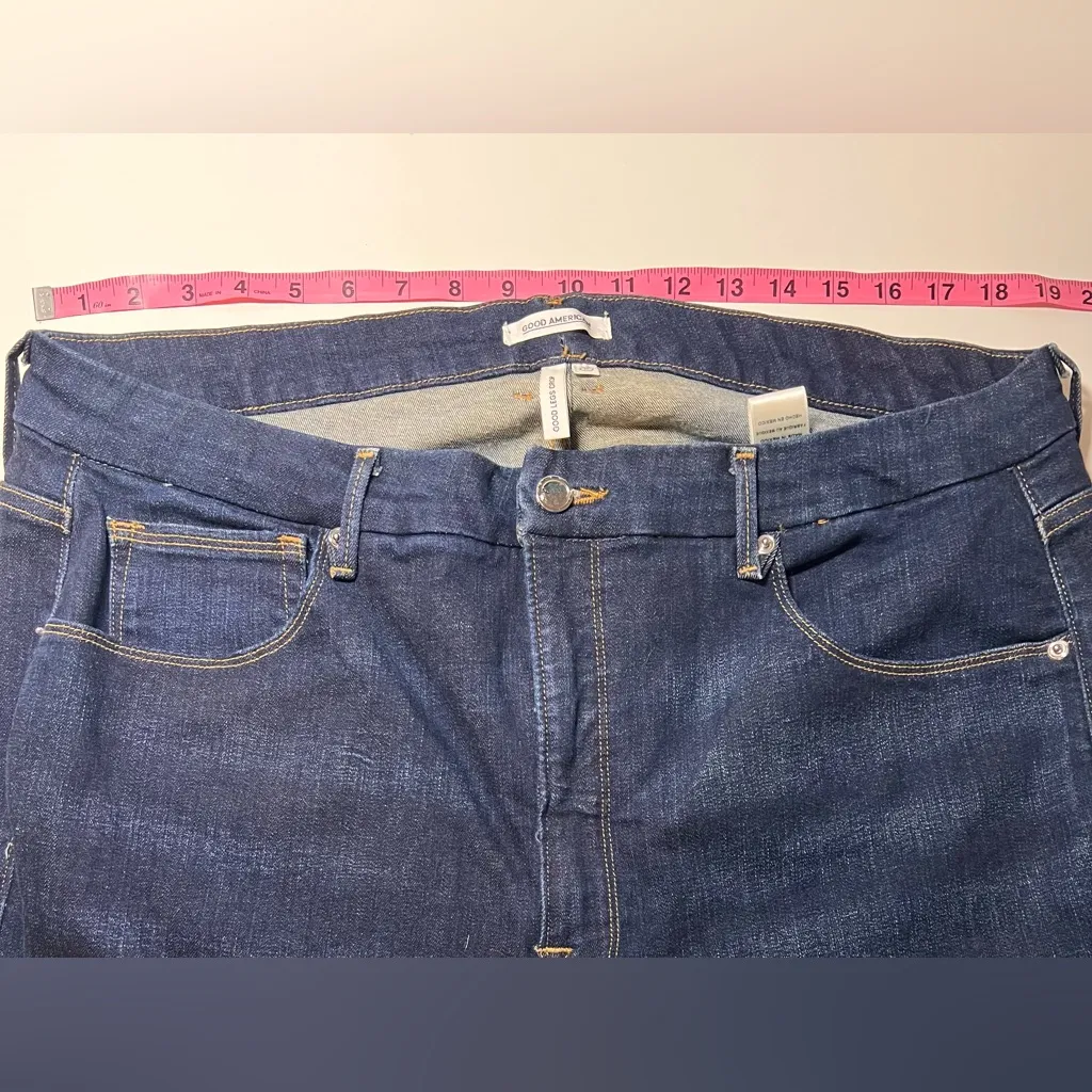 Good American Good Legs Crop Jeans - Image 10
