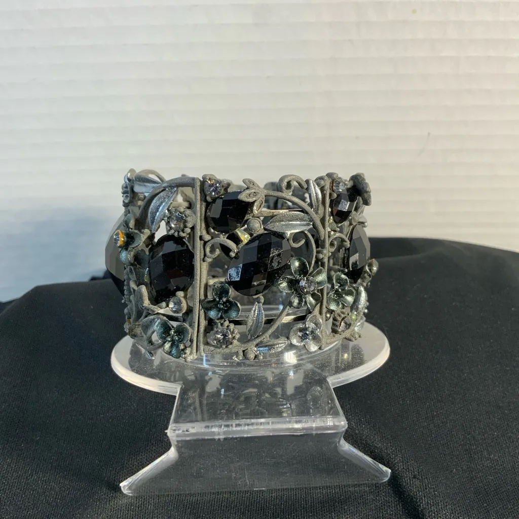 “Stone” Flower Leaf Cluster Black Stones Cuff Bracelet Renaissance Medieval - Image 3