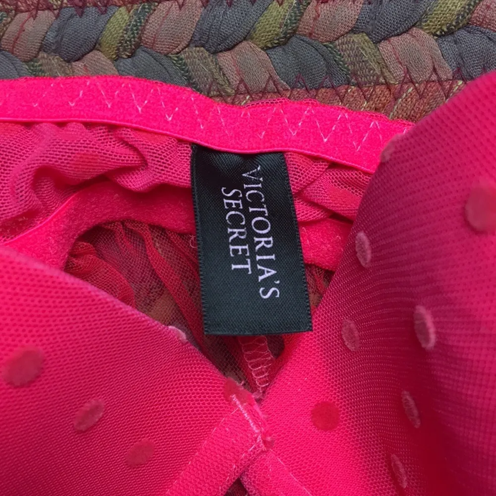 RETRO VICTORIAS SECRET SEXY HOT PINK BRA TOP FRONT CLOSURE CHEMISE LINGERIE - Image 2