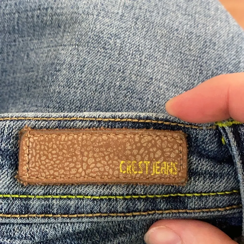 Crest Jeans being stitch racing patches extra short light wash jeans size 5 / 6 Blue - Image 12