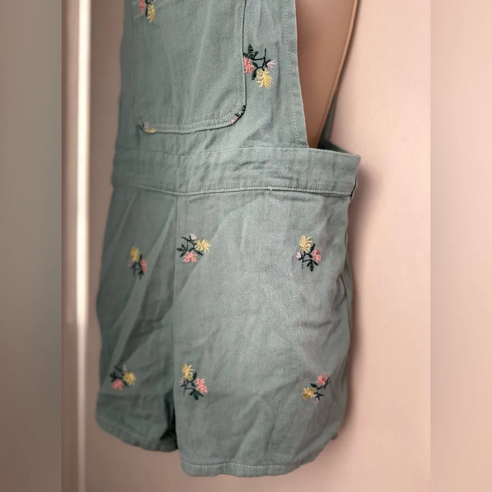 Cider Floral Embroidery Pocket Romper Overalls Size XS./32  No Tags - Image 8