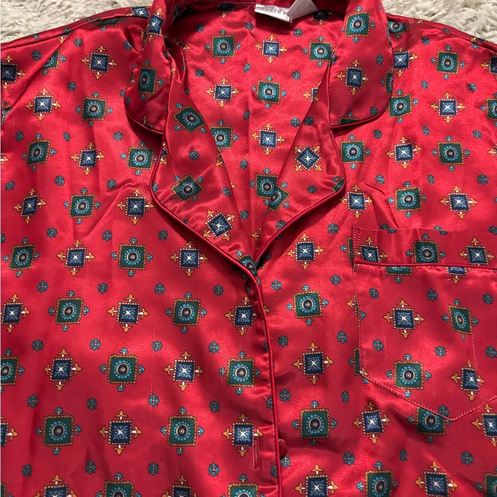 Vintage Maryann Boutique Elegant Red Patterned Women's Satin Pajama Top Size S - Image 2