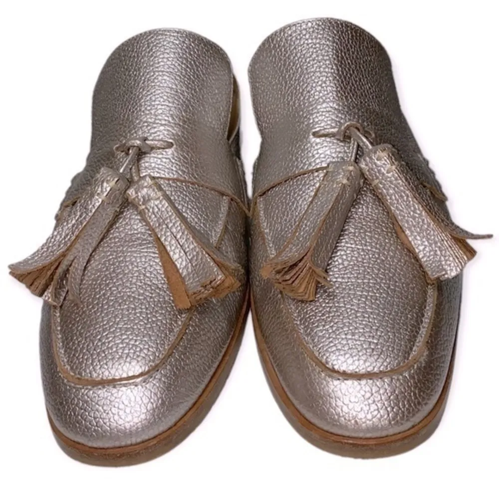 Aquatalia Women’s Size 10.5 Silver Metallic Tassel Stella Slip On Slides Mules - Image 5