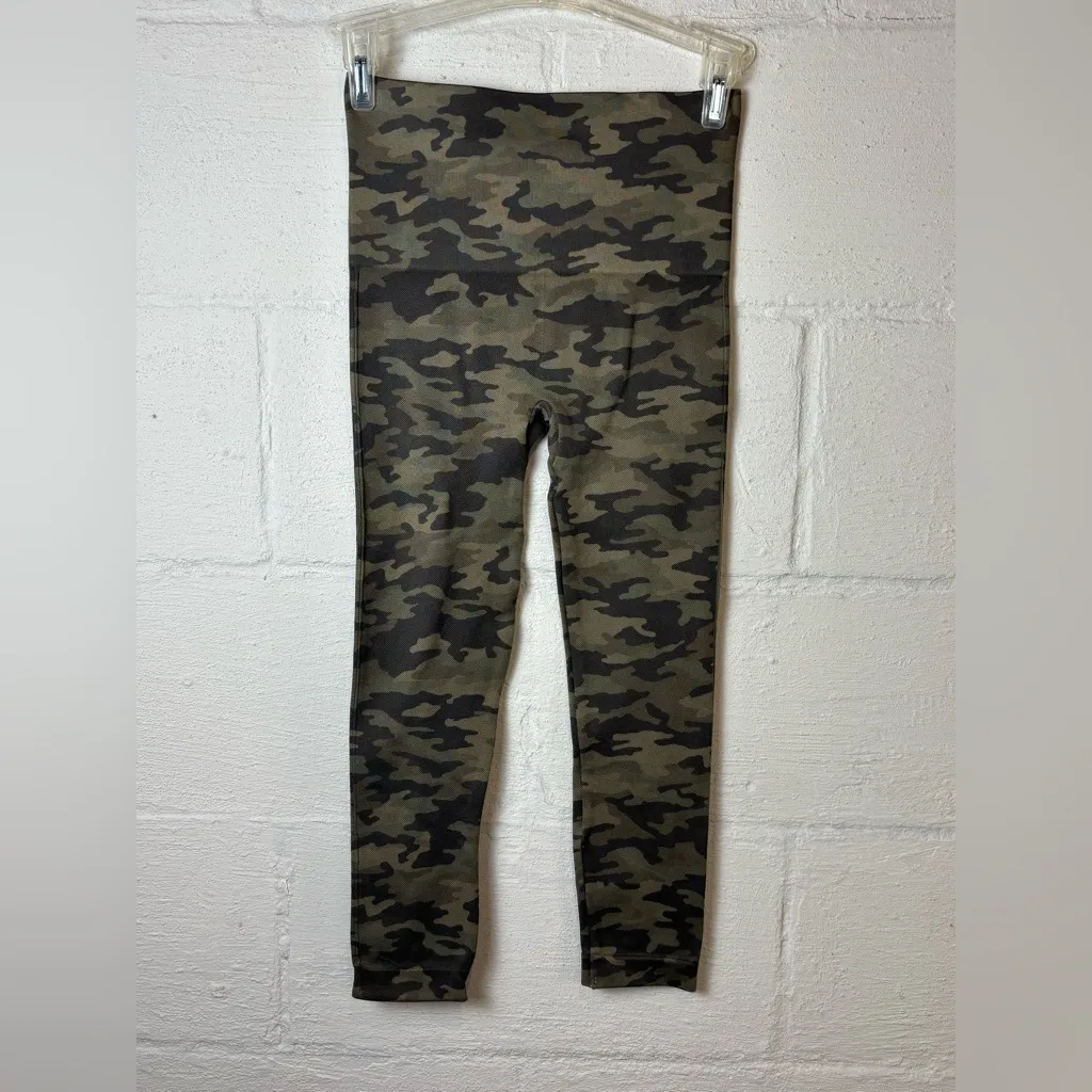 NWT Spanx Look At Me Now Desert Camouflage Woman’s Seamless Cropped Leggings - Image 5