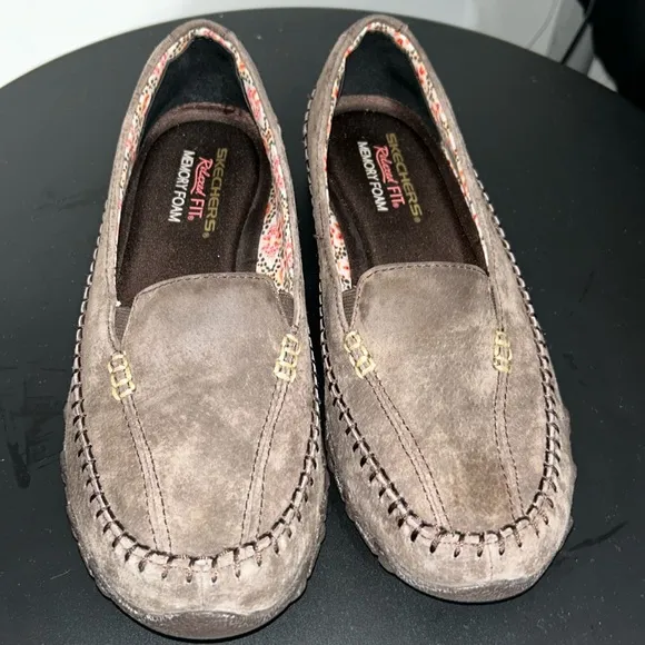 Skechers relaxed fit memory foam shoes - Image 2