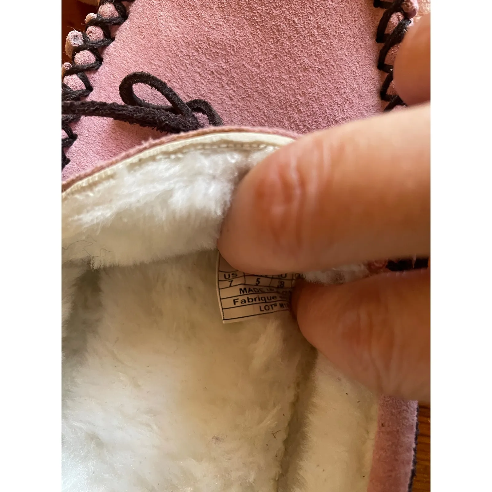 LAMO Pink Faux Suede Moccasin Slippers Faux Fur Lined Indoor Outdoor Size 7 - Image 6