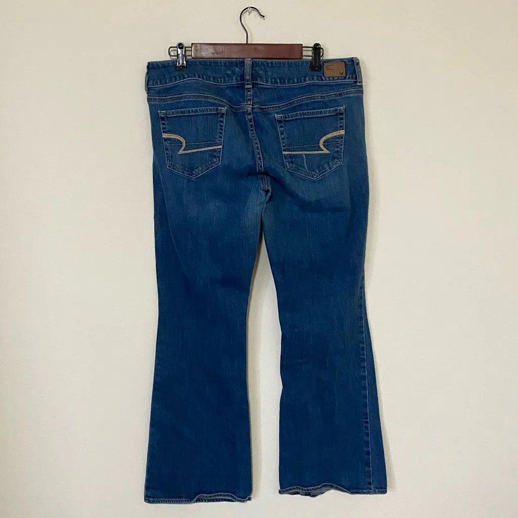 American Eagle Vintage Y2K Medium Wash Low Rise Artist Flare Jeans Size 14 - Image 2