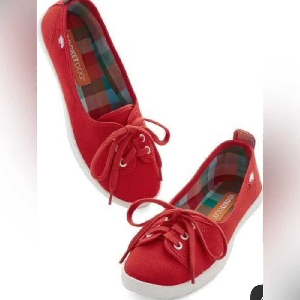 ROCKET DOG WOMENS FLATS SHOES IN RED preloved but like new condition. In size 8 - Image 5