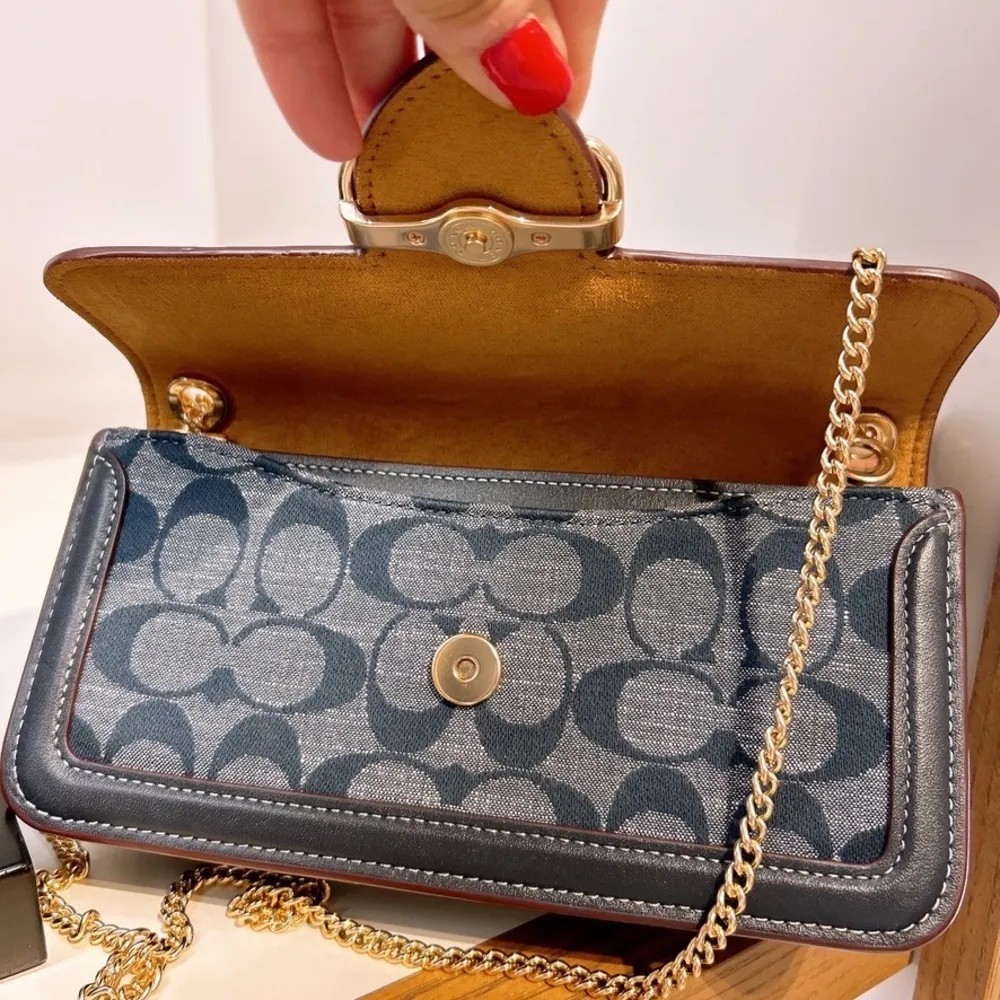 coach Morgan Crossbody In Signature Chambray - Image 3