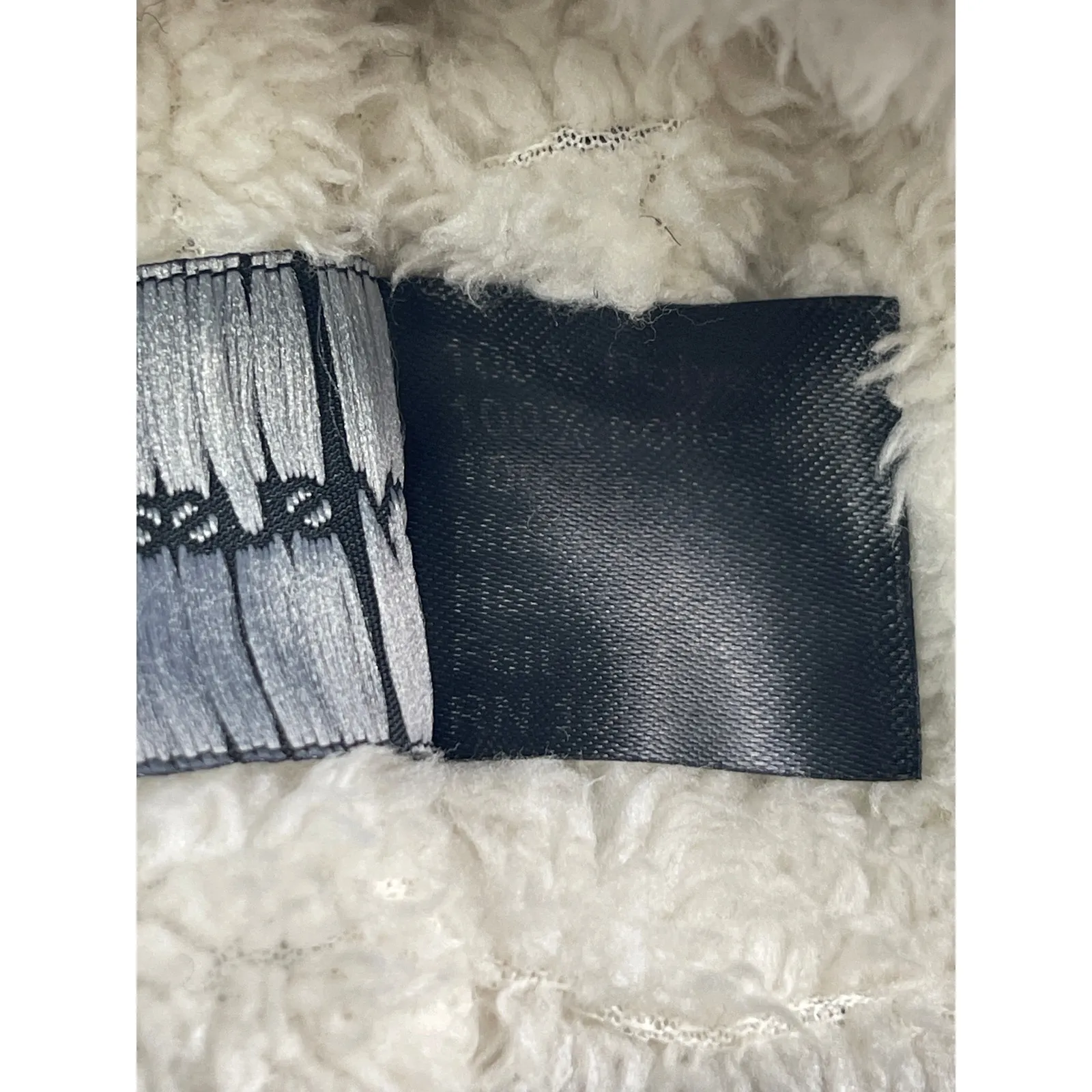 Joy Susan Women's Gray Knit Fleece Lined Ribbed Cuffed Pom Pom Beanie Hat OS - Image 5