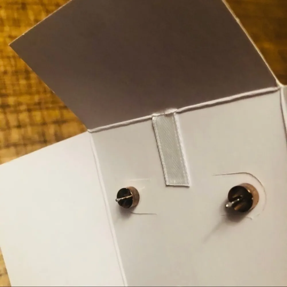 Michael Kors Rose Gold Logo Stud Earrings NWT • Classic Round MK Studs - Image 6