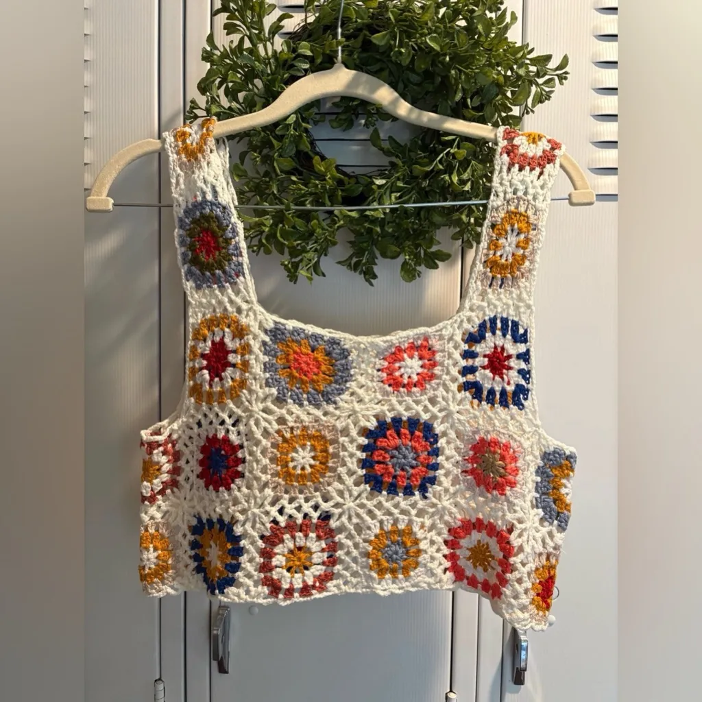 Granny Square Crochet tank top in white and multi - Image 2