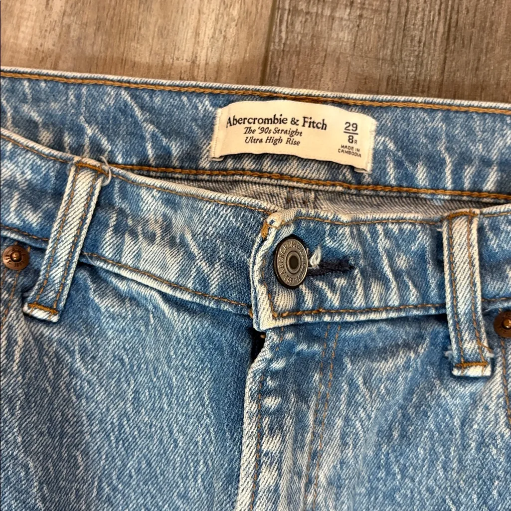 Abercrombie & Fitch The 90s Straight Ultra High Rise Jeans Size 8 - Image 4