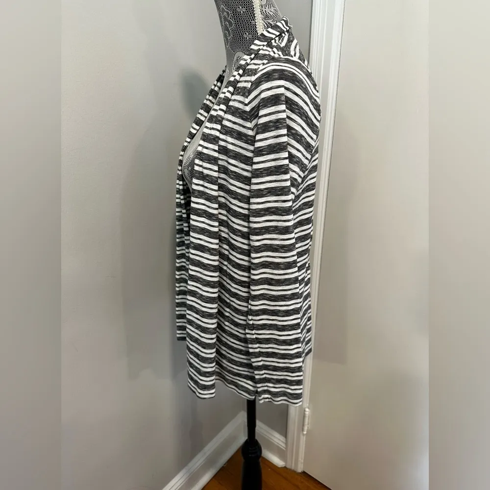 LL BEAN Women’s Lightweight Stripes Small Shawl Collared Open Cardigan. Black - Image 11