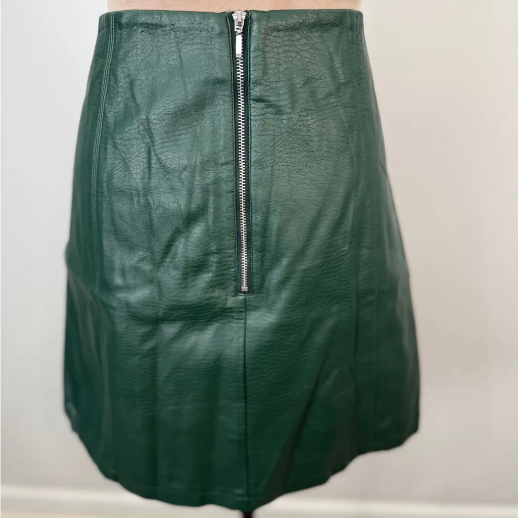 Elegant Green Leather Mini Skirt - Image 4