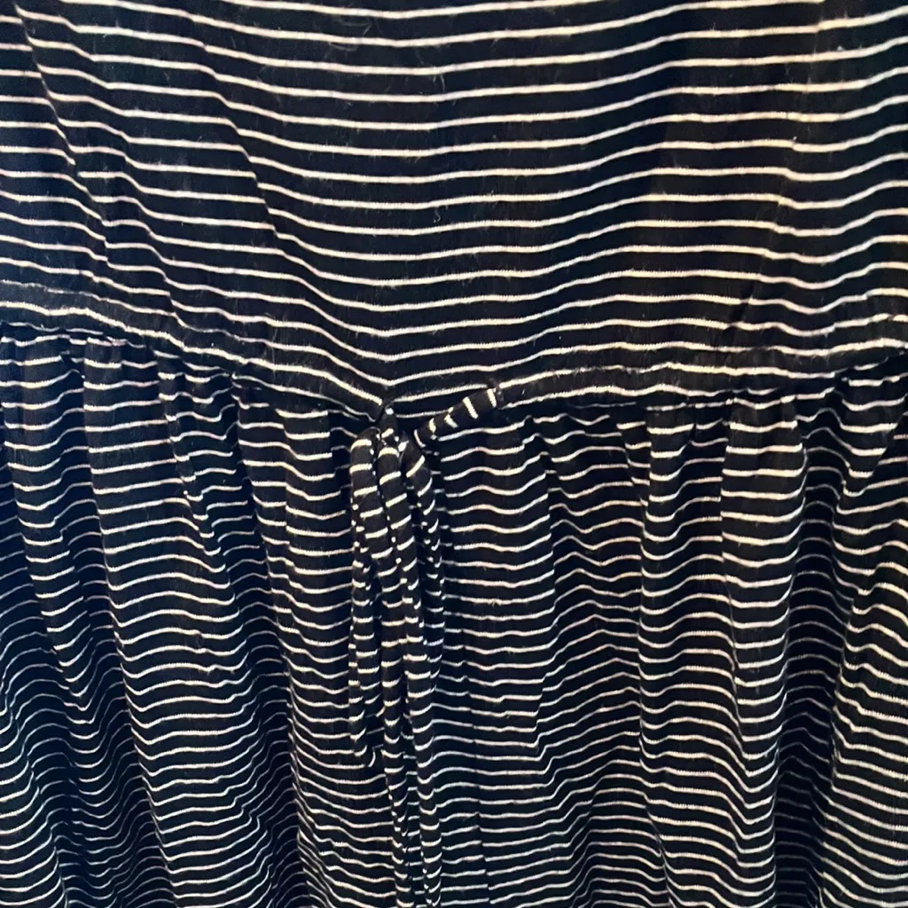 FINAL MARKDOWN Old navy romper xl - Image 2