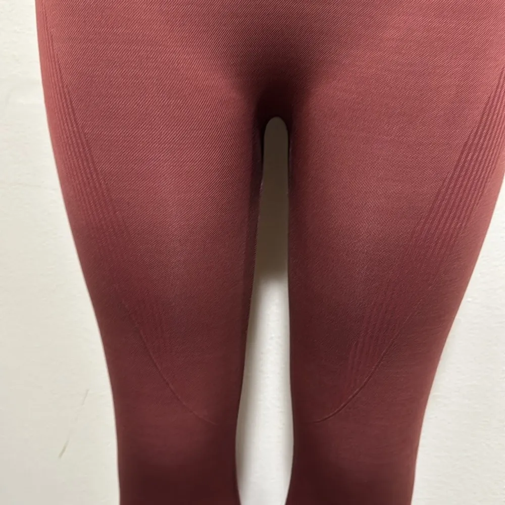 Alphalete ozone gingerbread high performance seamless woman leggings size XSMALL - Image 4