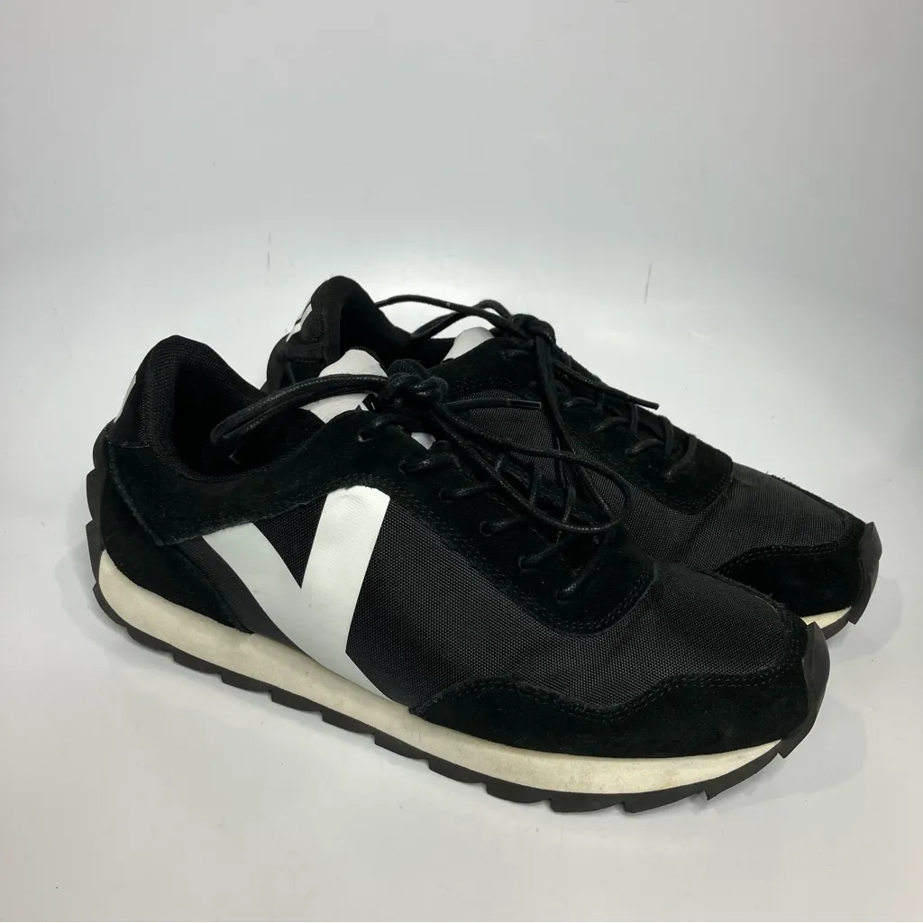 YRU black & white‎ flash sneakers women’s size 9 contemporary modern punk casual - Image 3