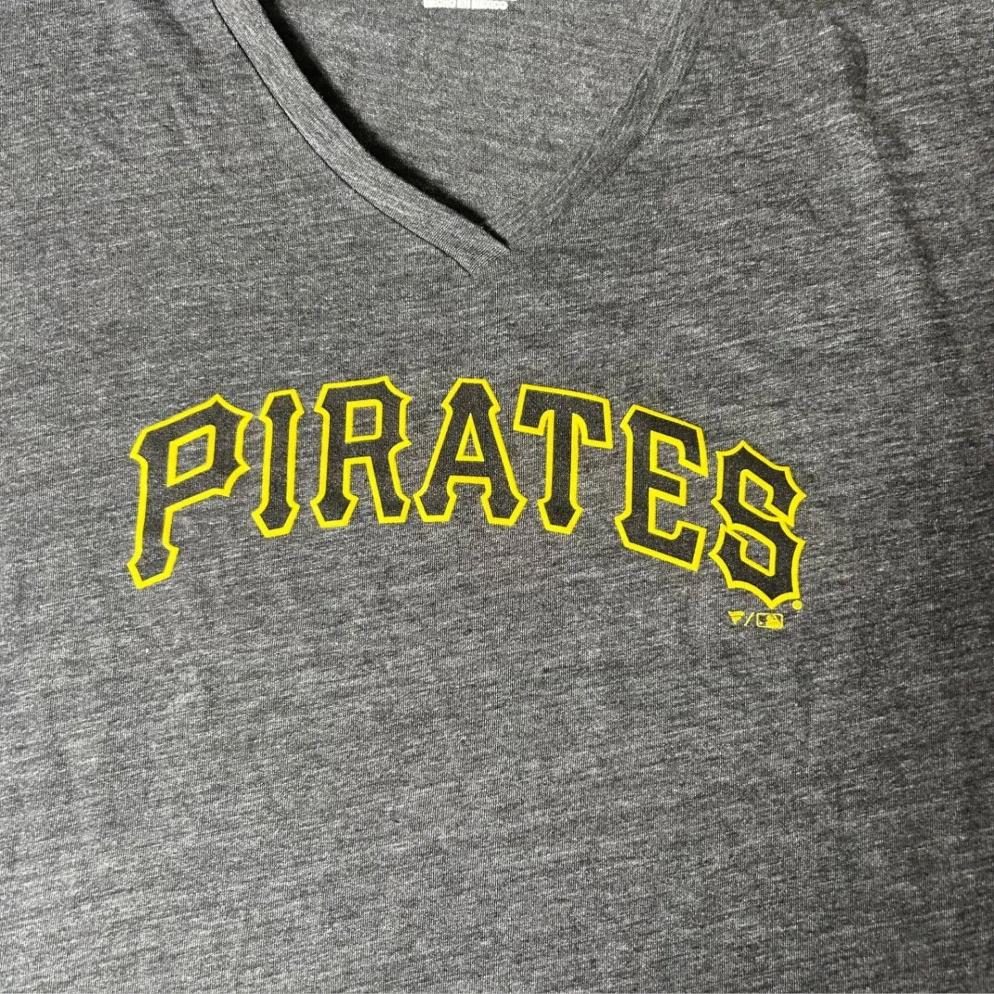Pittsburg Pirates‎ Baseball T-Shirt Womens L Gray Fanatics V Neck MLB NEW - Image 4