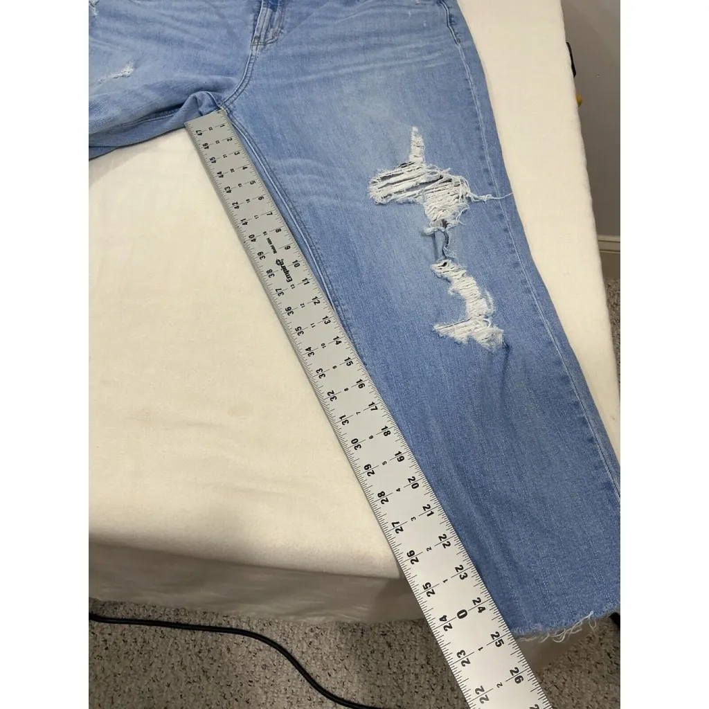 Womans Old Navy 16 Boyfriend Jeans Distressed - Image 7
