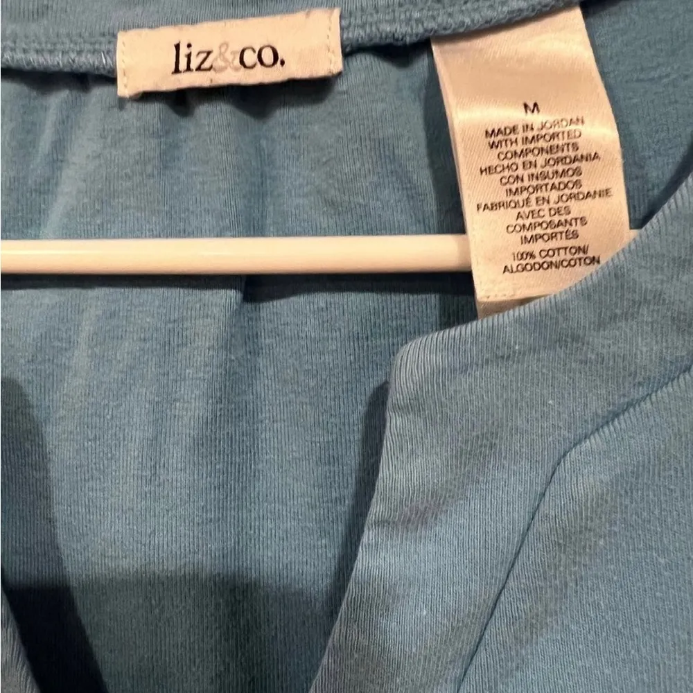 Liz & Co  Blue top - Image 3