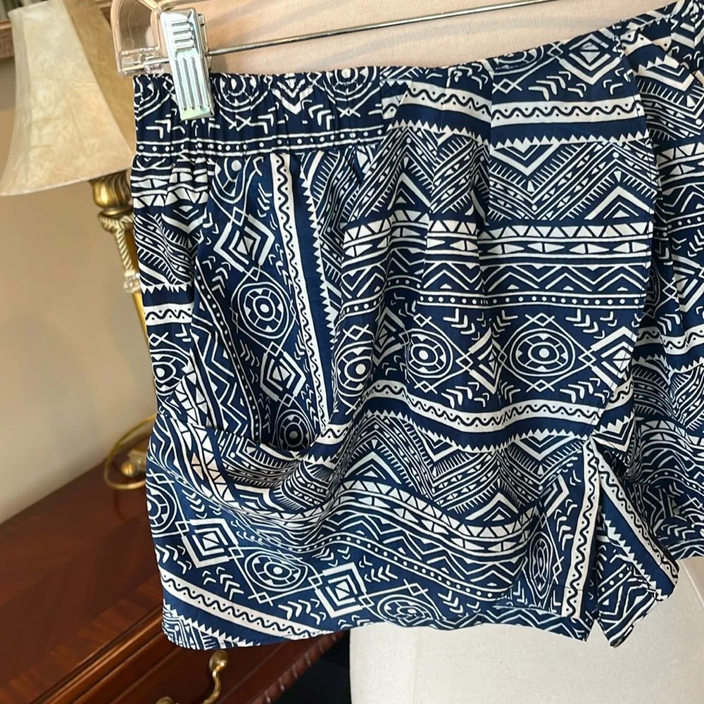 Umgee Shorts Navy Blue White Print Wrap Silky Womens Medium - Image 5