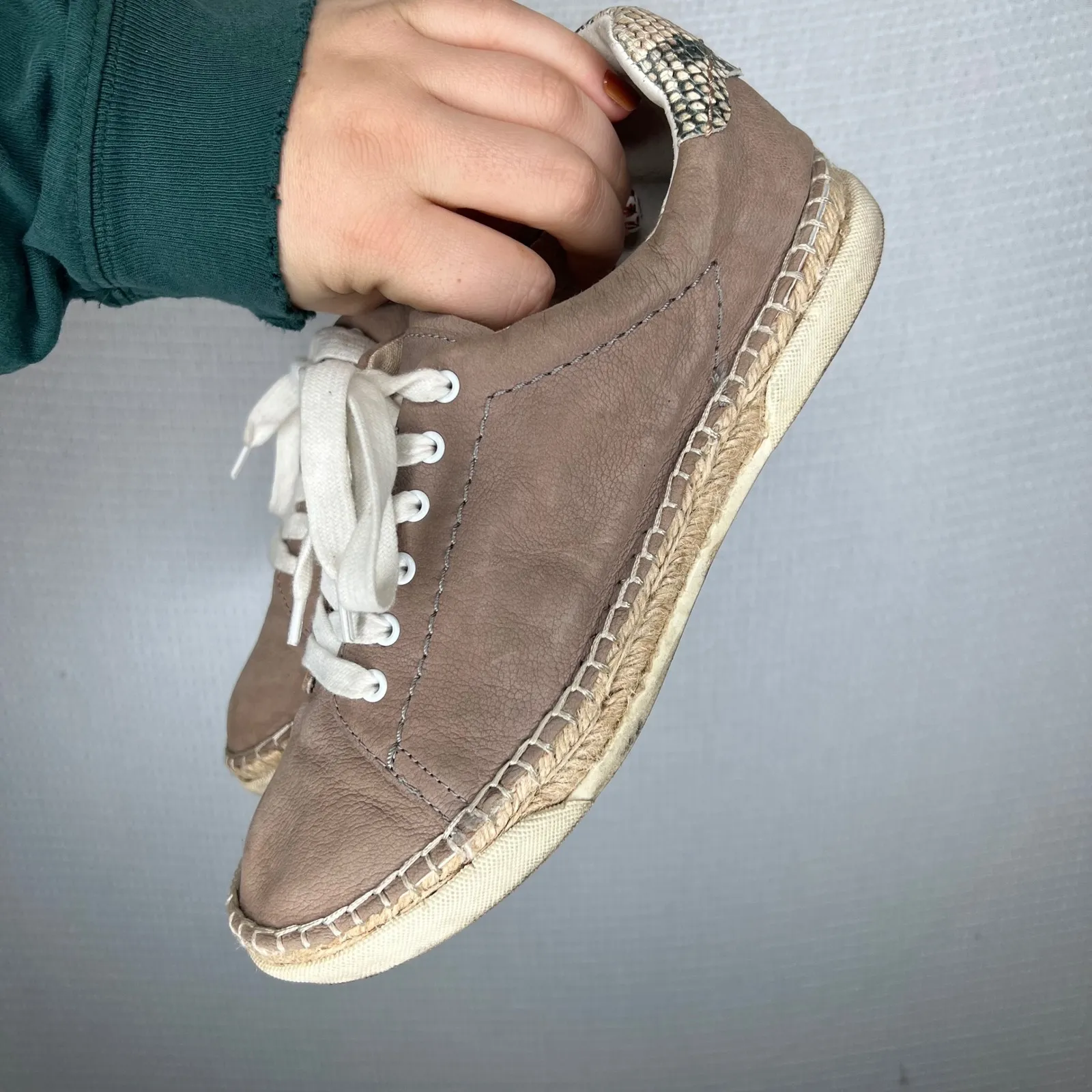 Dolce Vita Espadrille Sneakers Leather Snakeskin Accent Lace Up Womens Size 7.5 Tan - Image 5