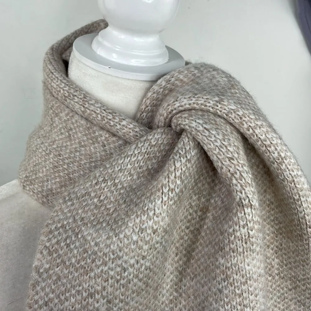 Scarf Rectangular Tight Knit with Embellishments detail OS - Image 2