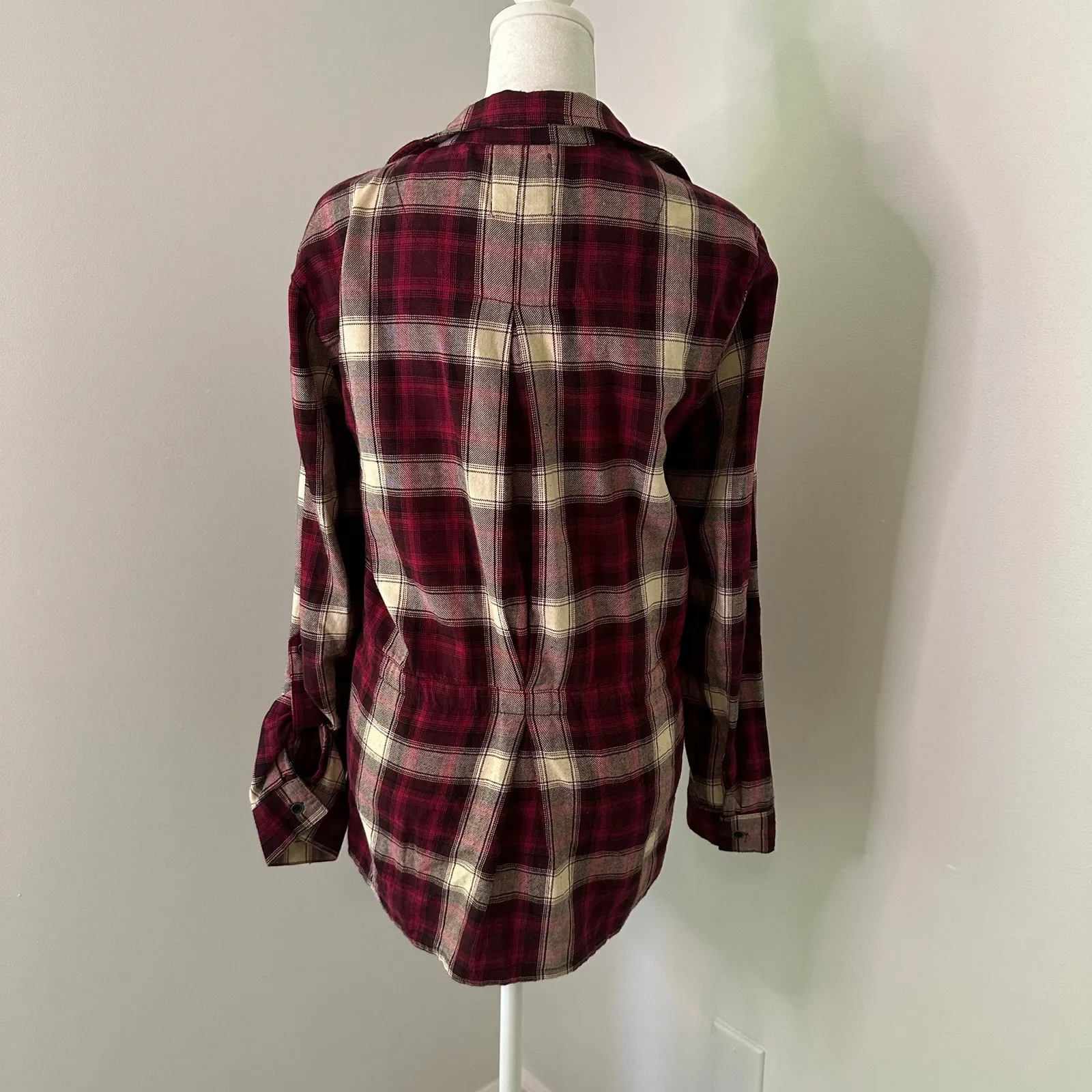 Wild Blue x Sadie Robertson red & cream plaid flannel cardigan size M - Image 4