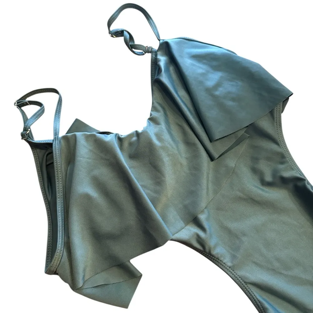 Stylish Blue Ruffle Swimsuit Size M - Image 5