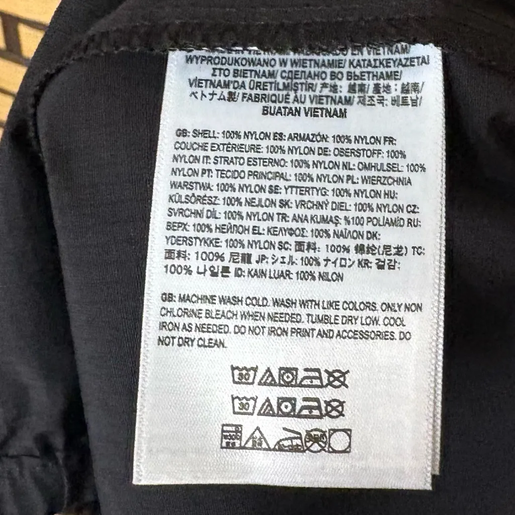 Vans Riley Parachute‎ Black Crop Top Size Large - Image 7