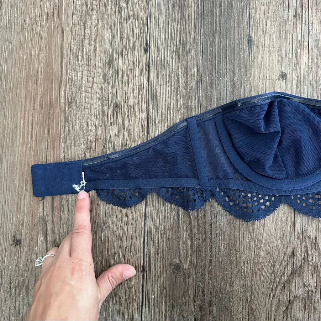 Victoria's Secret Navy Lace Scalloped Swim Balconette Bikini Strapless Top XS - Image 5