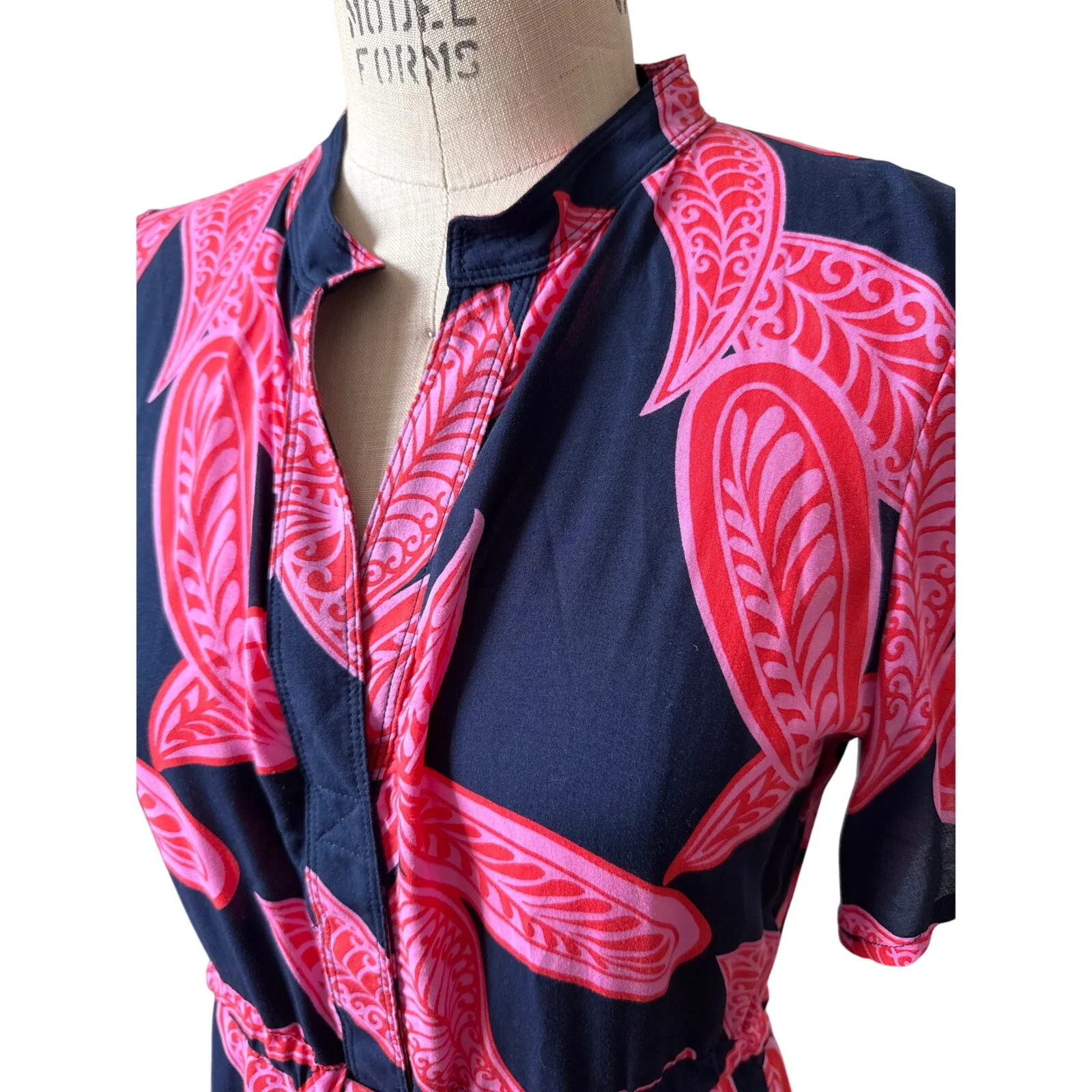 Kia Moore Buttondown Shirt Midi Dress in Bright Pink Paisley Size XS XSmall Blue - Image 2