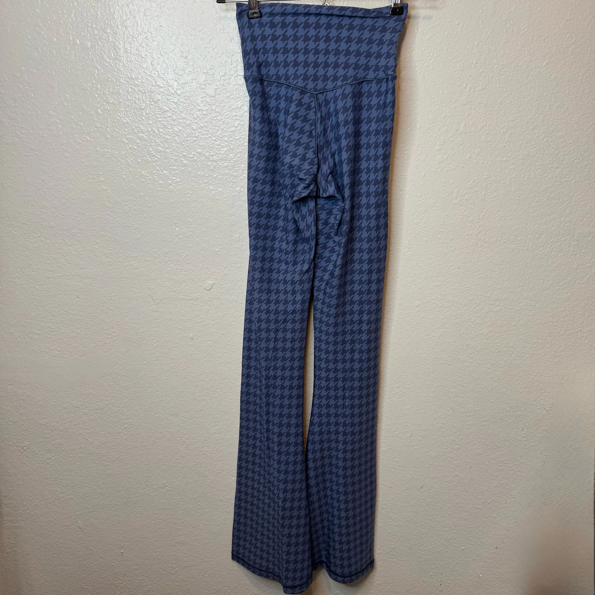 Offline by Aerie Real Me Super Flare High Rise Herringbone Leggings Size Small - Image 5