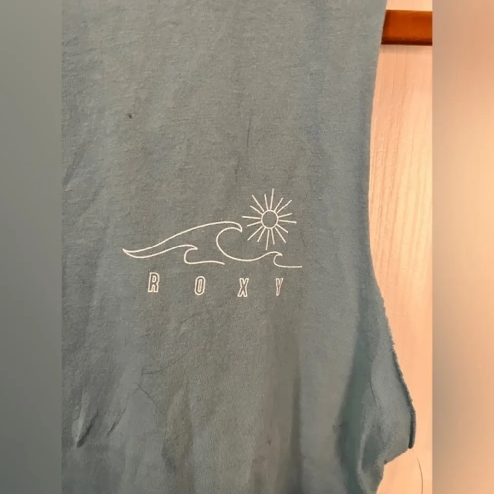 XS Glassy Waves Ombre Dyed Tank - Image 5