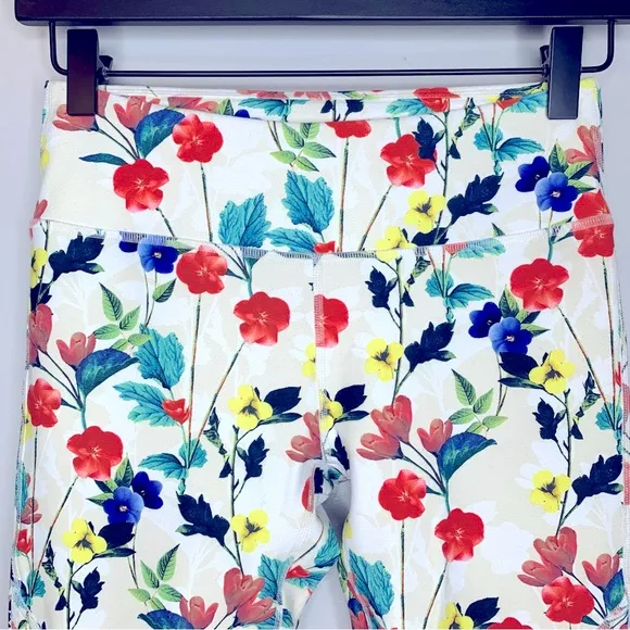 Fabletics‎ Powerhold Poppy Field White Floral Cropped Leggings Size XXS - Image 6
