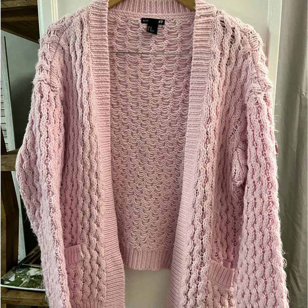 H&M pink knitted cardigan size xsmall oversized - Image 4