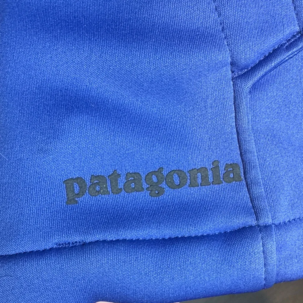 Patagonia Blue Women's zip up Jacket - Image 3