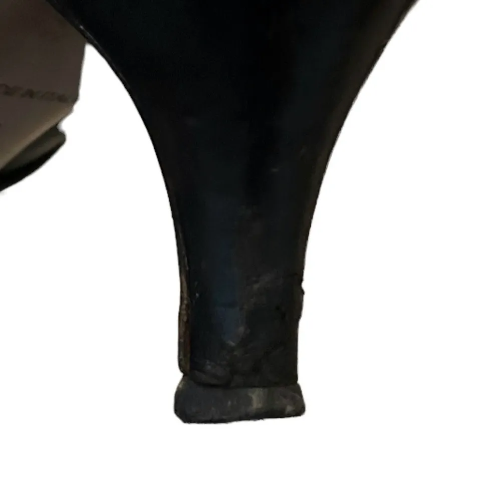 Prada Black Leather Bow Front Ruched Side Detail Classic Closet Staple 7 Pumps. - Image 7