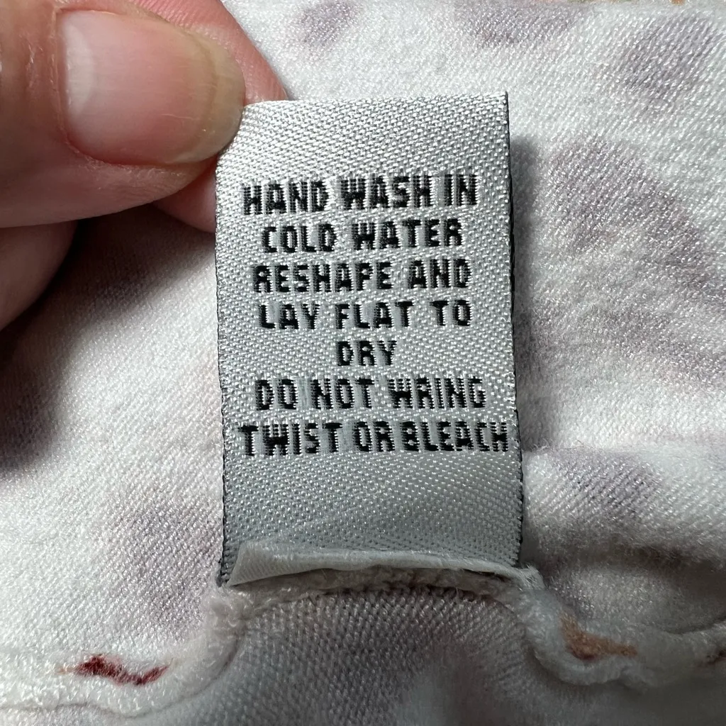 Vertigo Paris White Sweater with Orange and Brown Accents - Image 11