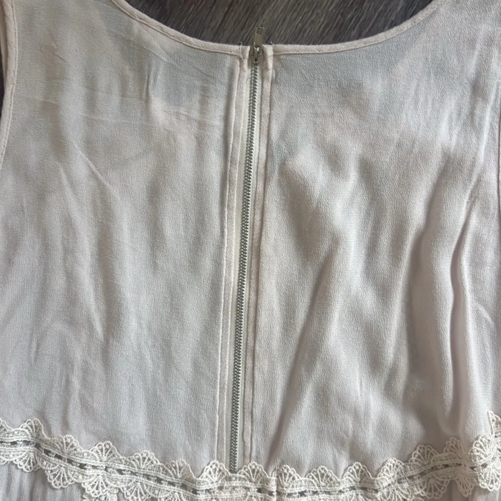 POL Cream Sleeveless Ruffled Tunic Embroidered Lace Blouse Large - Image 4
