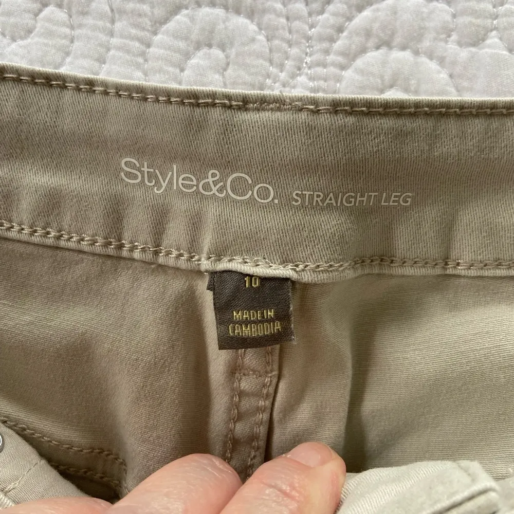 Style & Co Khaki Color Straight Leg Jeans Mid Rise Lightweight Size 10 - Image 4